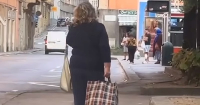 Video ove žene nasmijao je tisuće na Fejsu, a sve zbog načina na koji vozi torbu na kotačima