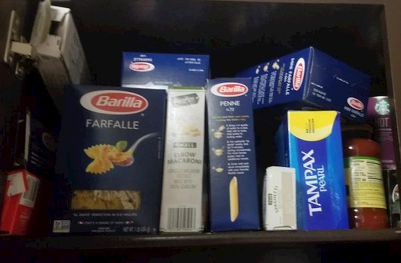 11. "Nije ni gledao dok je spremao. Samo je vidio da je plava kutija pa su tamponi završili s tjesteninom"