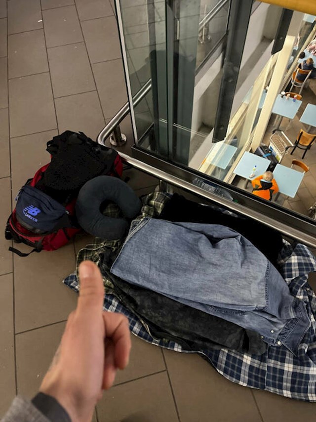 "Zapeo sam na aerodromu tri dana, između kojih je jedan bio i Božić"