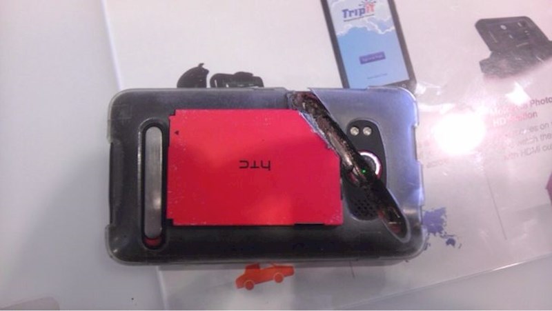 3. "Mobitel je kolegi spasio nogu od motorne pile"