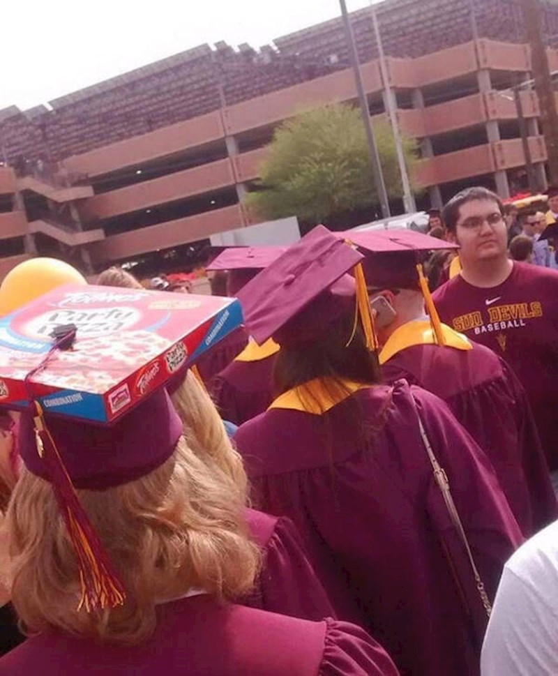 Njezina verzija kape 😅