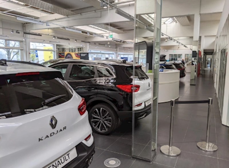 8. "Ok, ovo je baš fora ispalo! Iako nas sad ljudi zovu i pitaju imamo li crno-bijeli model..."