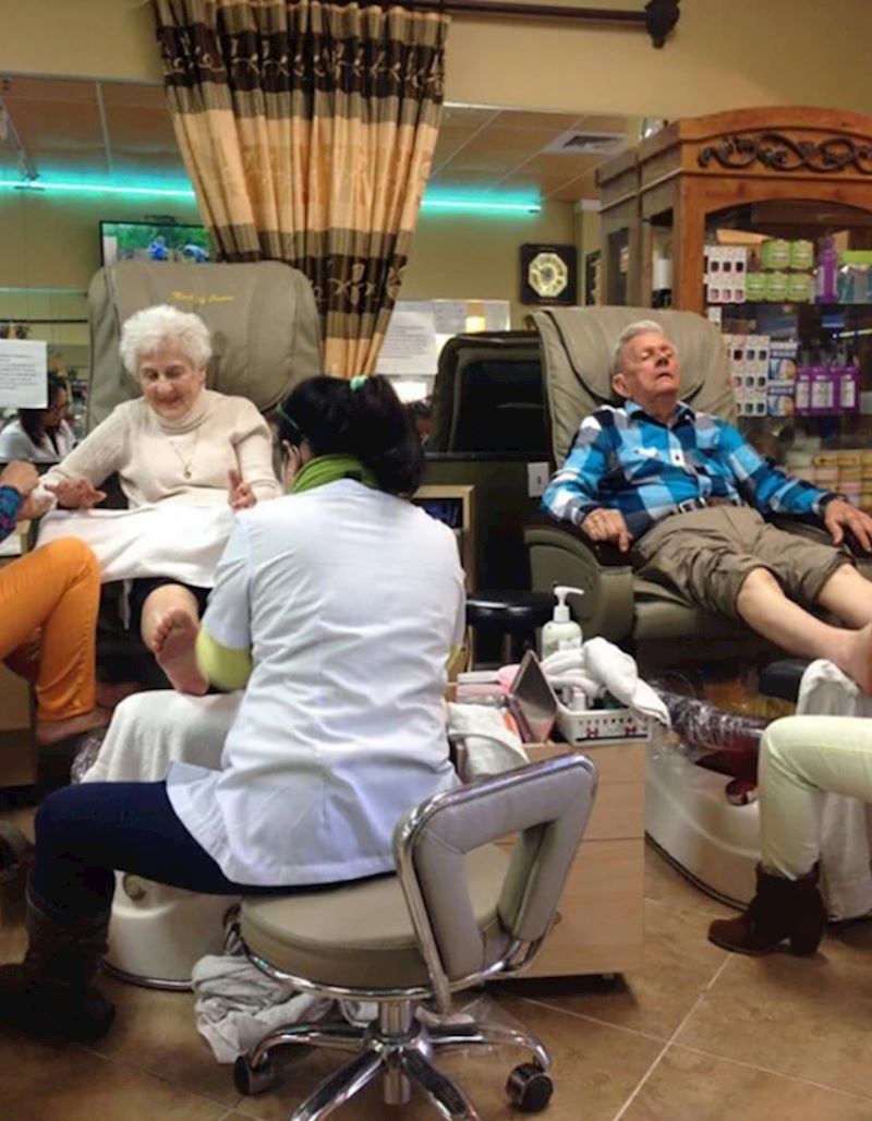 2. Išli su zajedno na pedikuru i masažu stopala