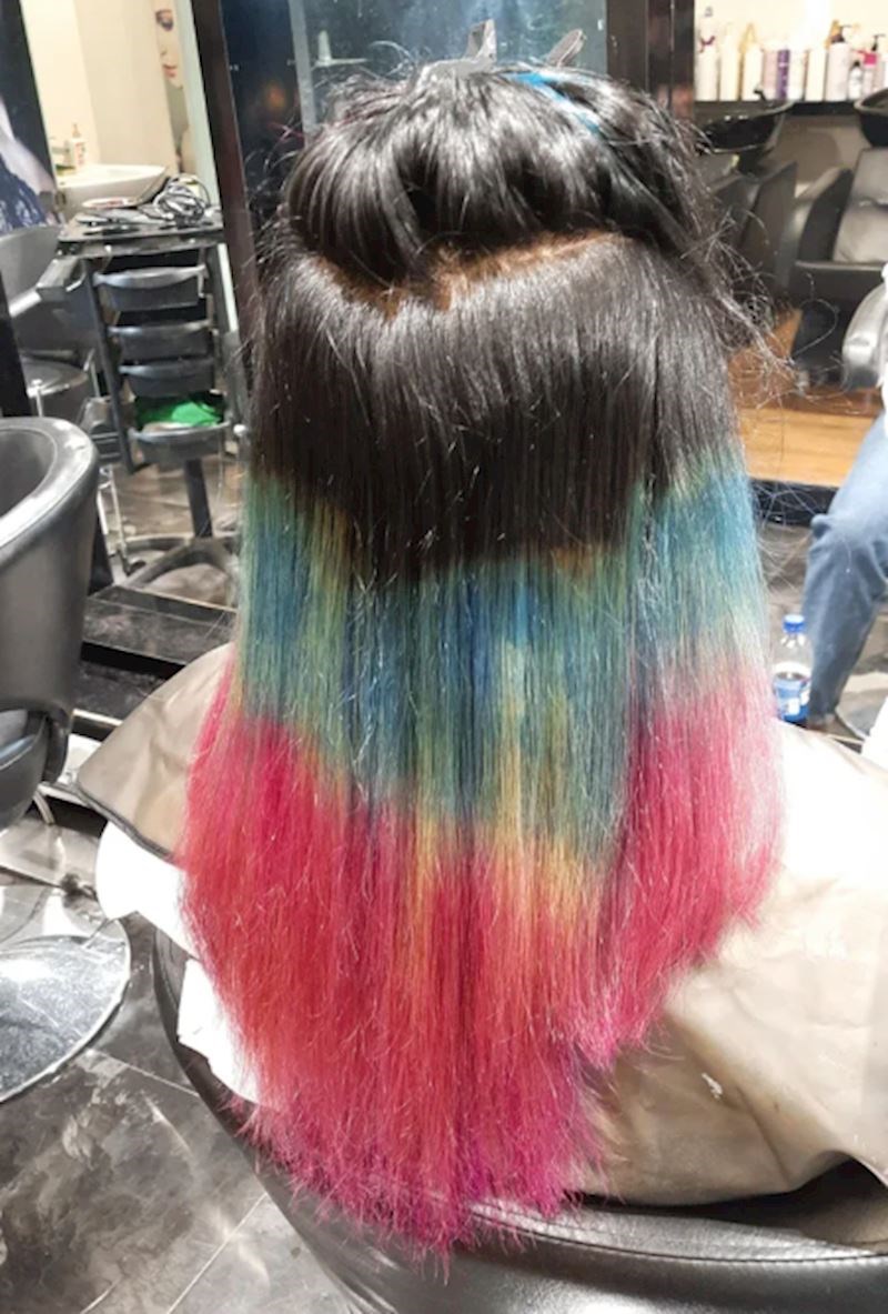 "Devet sati u frizerskom salonu za ovo?!"