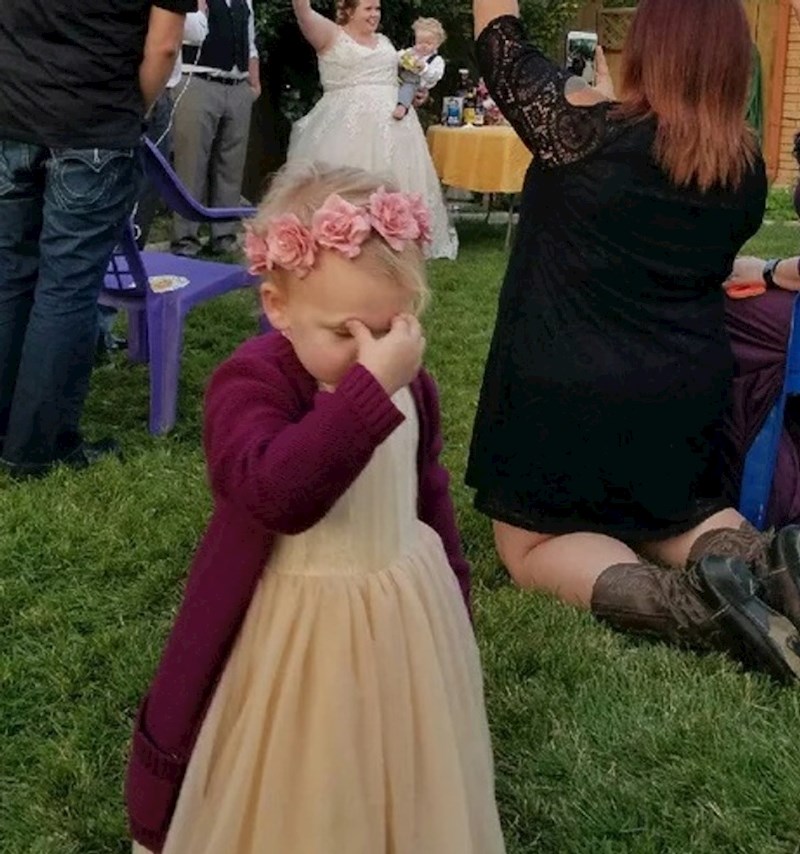 "Izgleda kao da joj je dosta ovog vjenčanja"