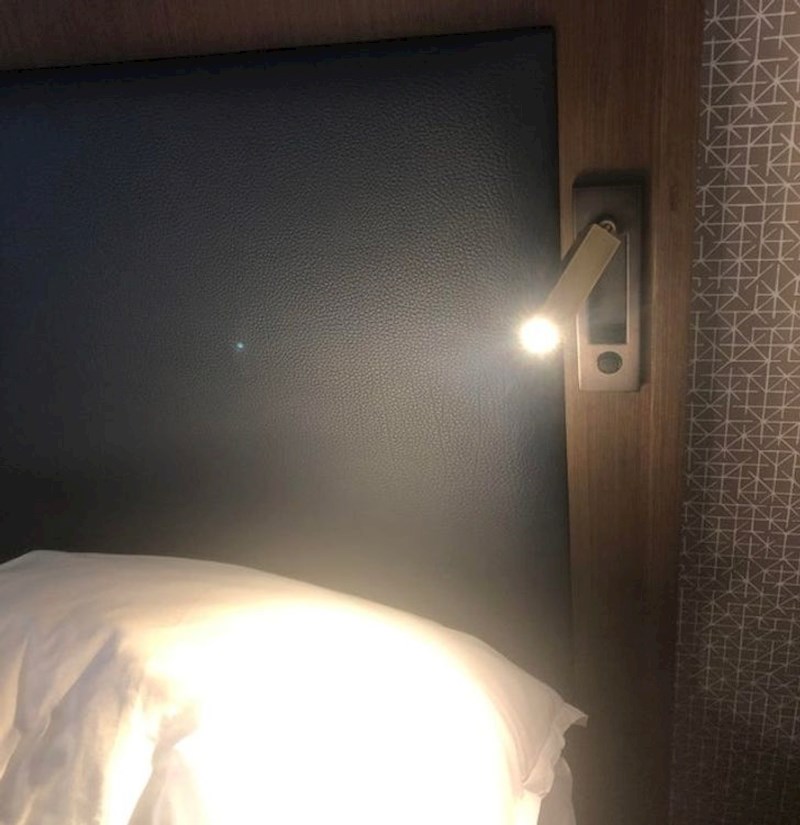 16. Ova mala, ali predobra svjetiljka za čitanje