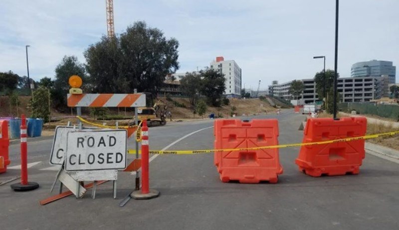 9. "Ove barijere izgledaju kao da imaju šokiran izraz lica."