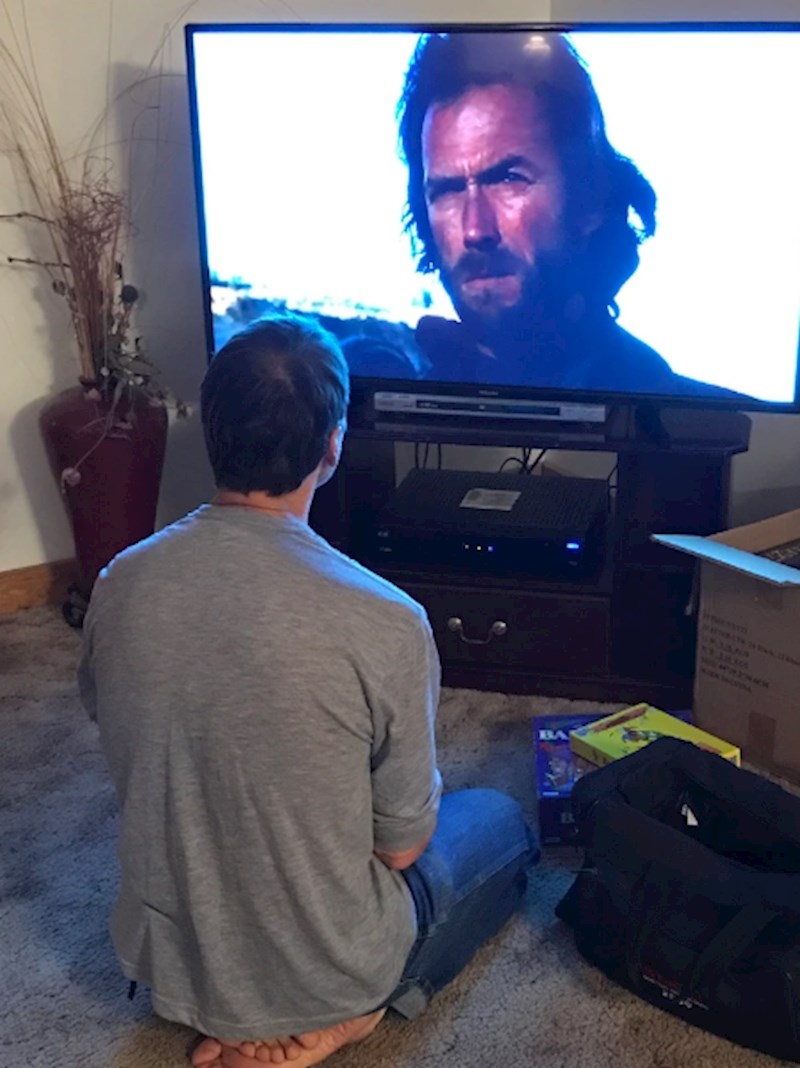 "Uvijek ovako kao dijete sjedi ispred TV-a dok gleda filmove s Clintom Eastwoodom"