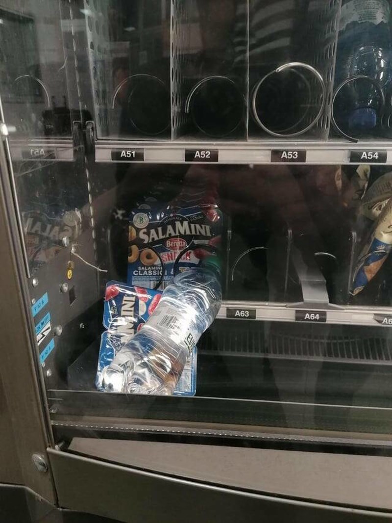 15. "Znam da nisam jedini kome se ovo događa, ali zašto jaa?"