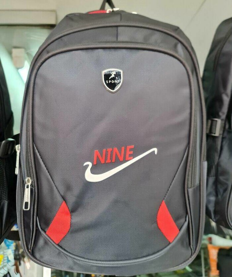 17. Još jedan lijen pokušaj kopiranja popularnog brenda.