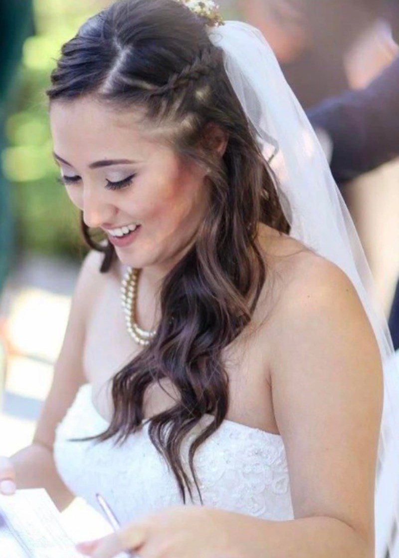 10. "Uvijek kad pogledam ovu sliku s vjenčanja me malo zaboli srce. Ne mogu vjerovati da mi je ostavila ovakvu smeđu crtu!"