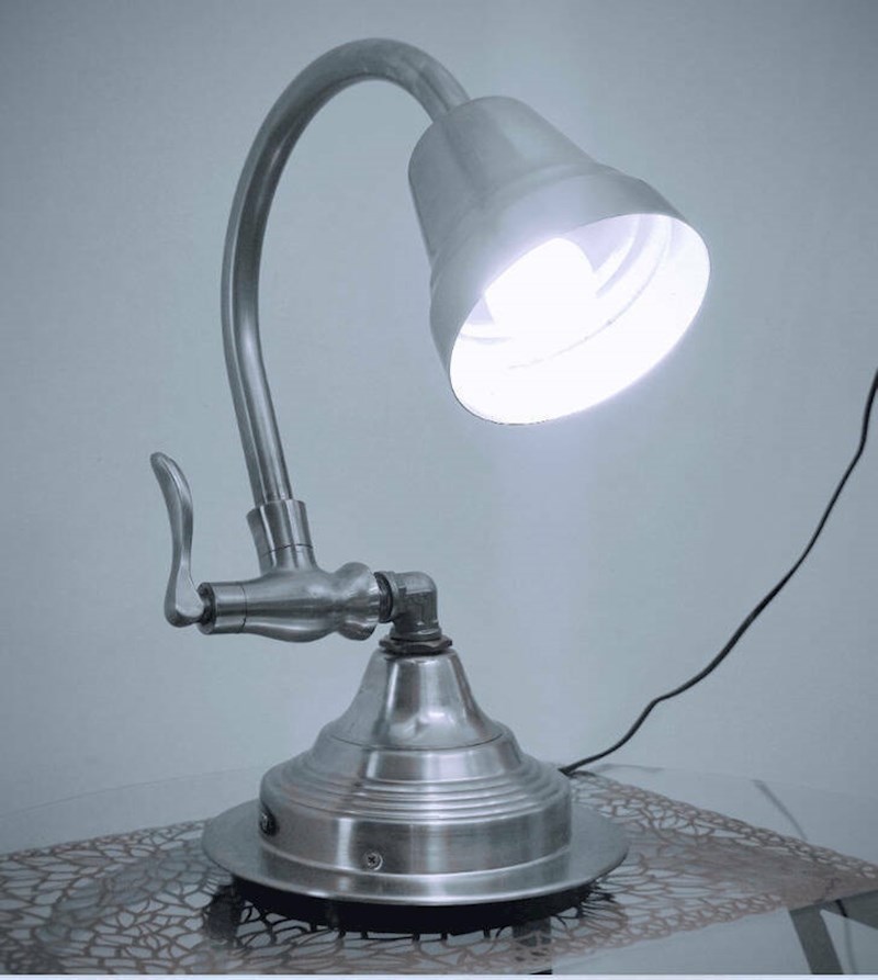 9. Neobičan dizajn lampe