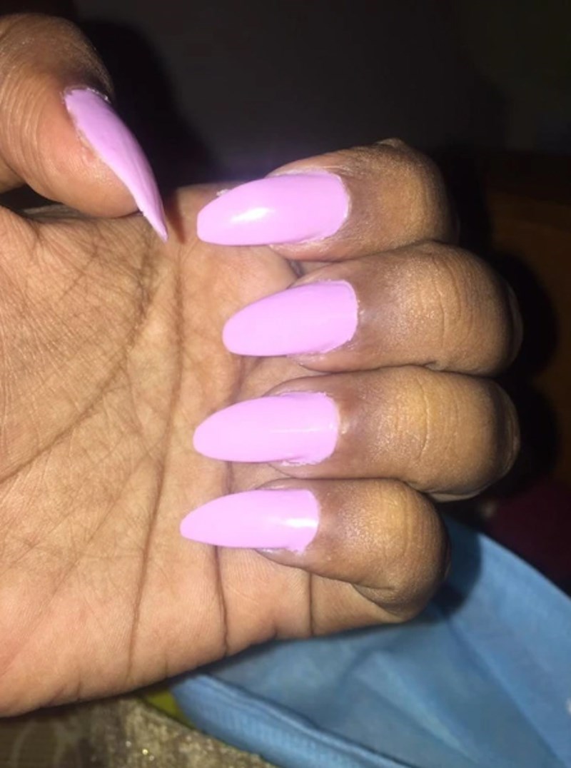 6. "Ovi nokti izgledaju kao da ih je lakirala moja nećakinja, a ne profesionalka!"