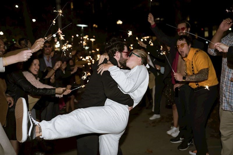 "Voljela sam sve oko našeg vjenčanja. Nakon 'službene' odjeće smo se presvukli u ono u čemu nam je najudobnije. Zabavili smo se kao nikad dotad"