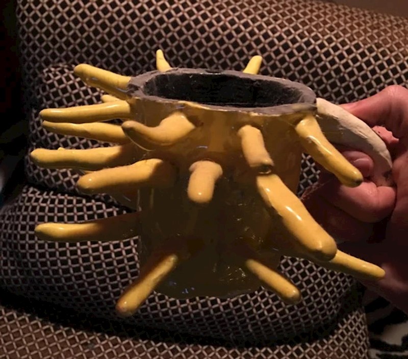 1. "Ovu šalicu sam napravio i darovao tati za rođendan"