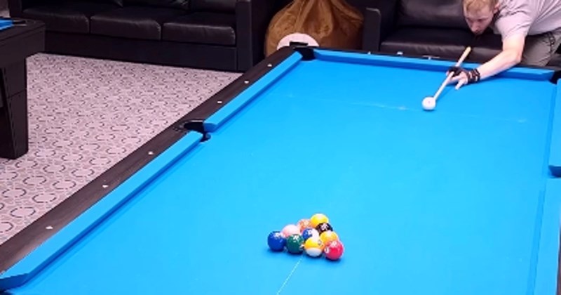 Video tipa koji igra biljar oduševio je milijune, a sve zbog njegovog impresivnog trika