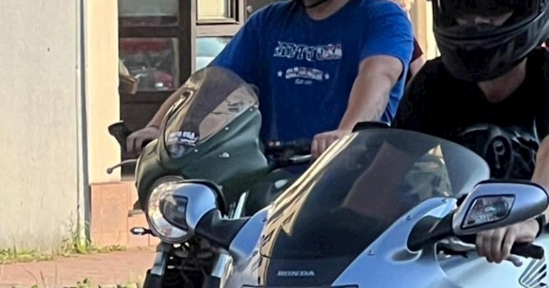 Prizor iz prometa u Slovačkoj hit je na Fejsu, nećete vjerovati što čovjek nosi umjesto kacige