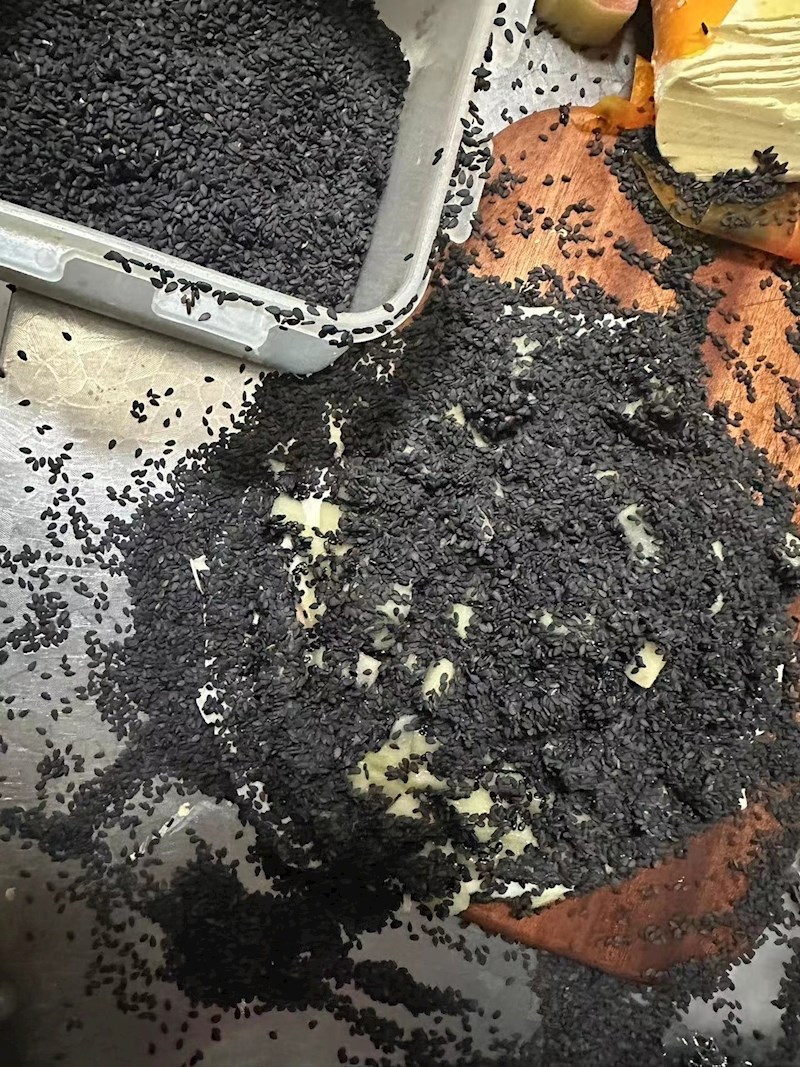 "Tko će počistiti ovaj nered?"