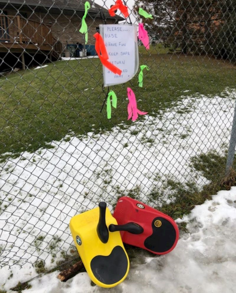 "Netko iz mog kvarta je ostavio dječje saonice da se svi mogu spuštati"