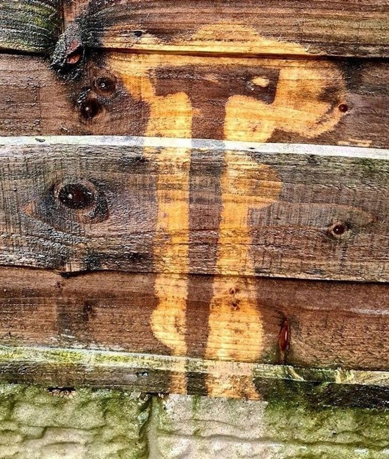 17. "Mislili smo da je ograda čista, a onda sam iz fore na nju prislonio lopatu i oprao je mlazom"