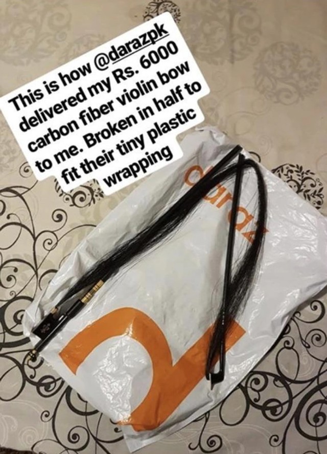 7. Naručila je gudalo, a onda su joj ga poslali slomljenog. Slomili su ga na dva dijela da stane u paket...