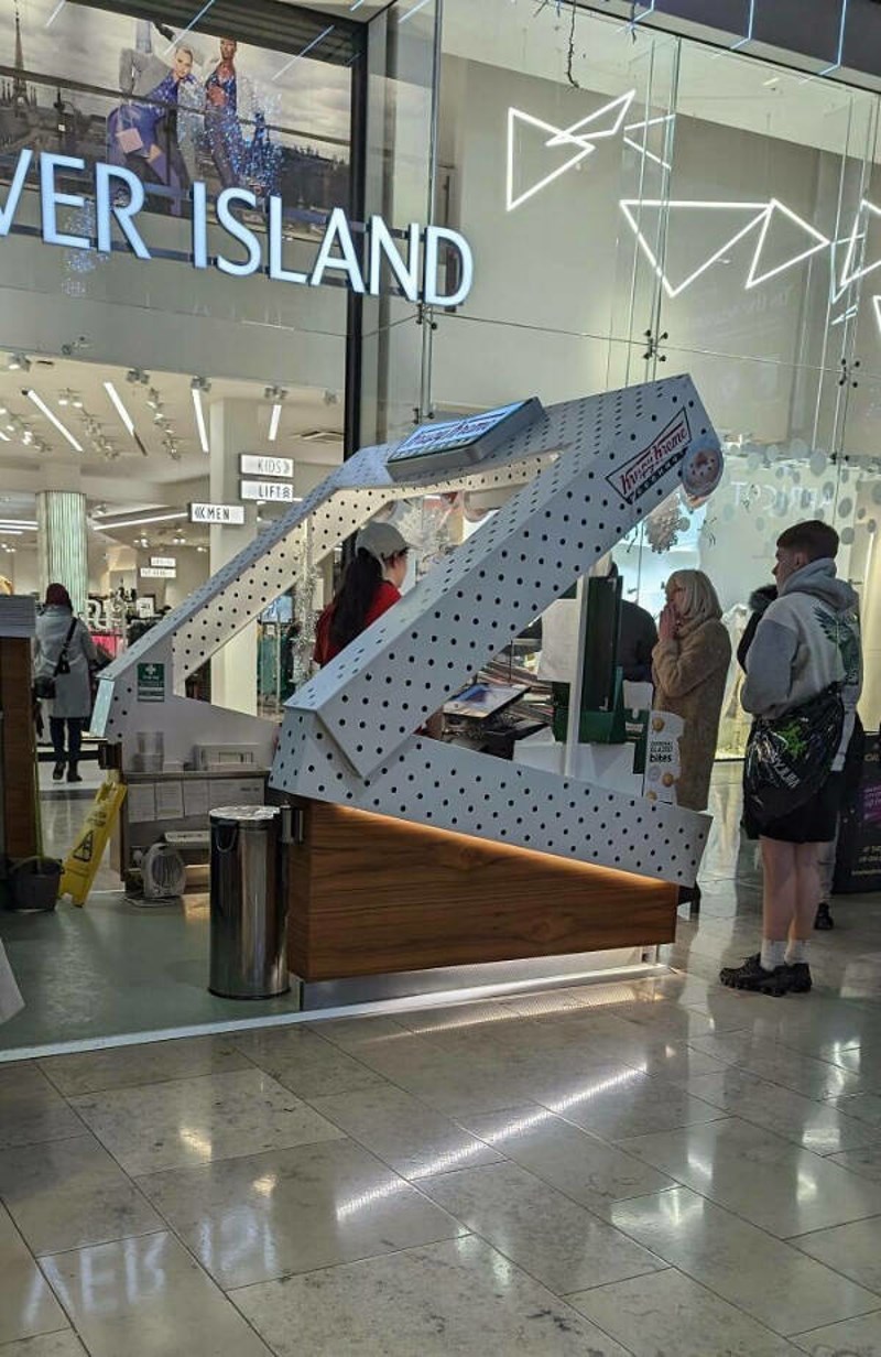 Izgled štanda za prodaju krafni.