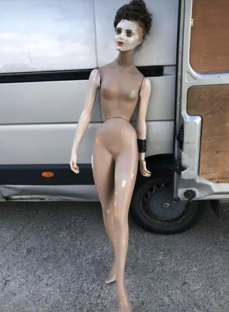 Zašto netko uopće posjeduje ovakve predmete?