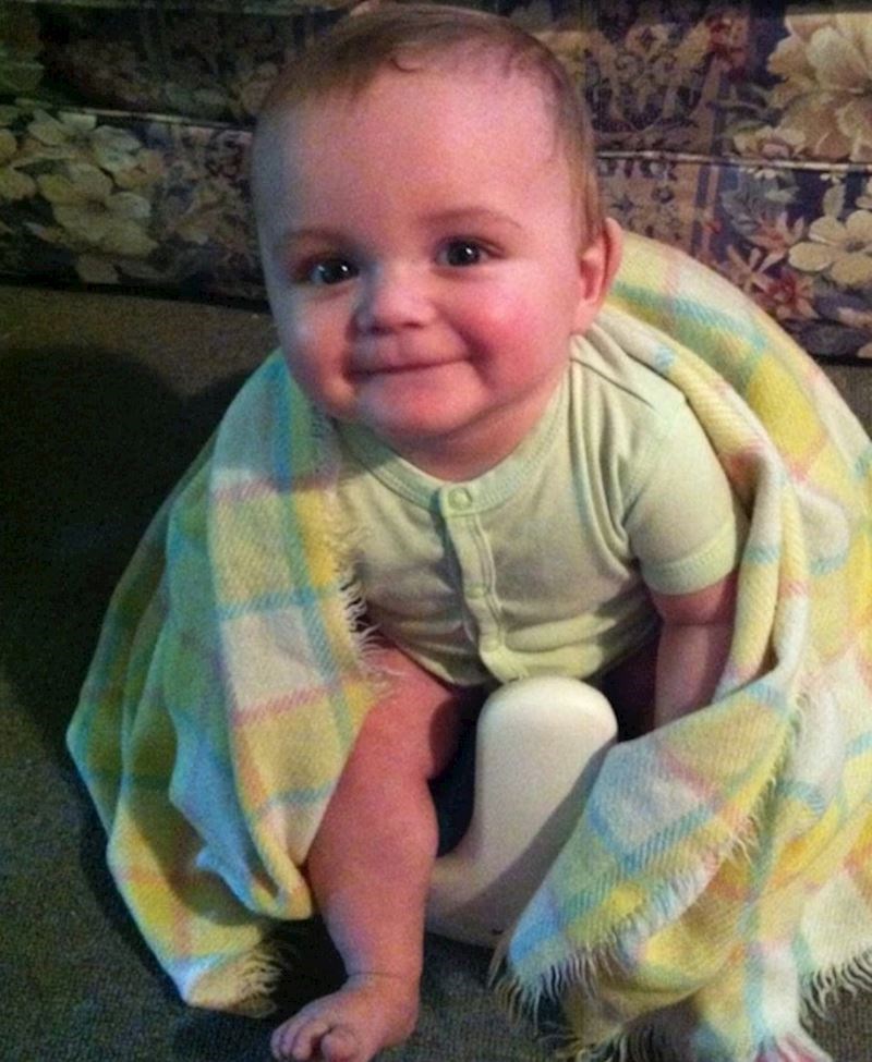 "Ovako me pogledao nakon što sam ga ogrnula toplom dekom iz sušilice"