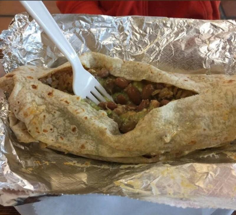 "Ovako moja mama jede burrito..."