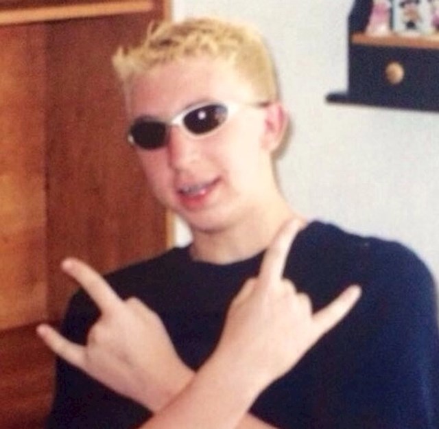 12. "Ovo sam ja u srednjoj školi kad sam bio uvjeren da mogu se mogu oblačiti kao Eminem"
