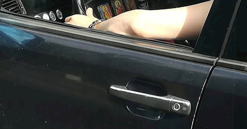 Fotka jednog auta nasmijala je ekipu na Fejsu, sve će vam biti jasno kad vidite unutrašnjost