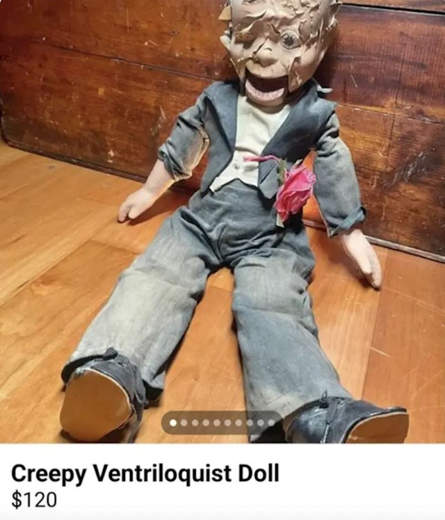 Netko je pokušao prodati ovu jezivu lutku.