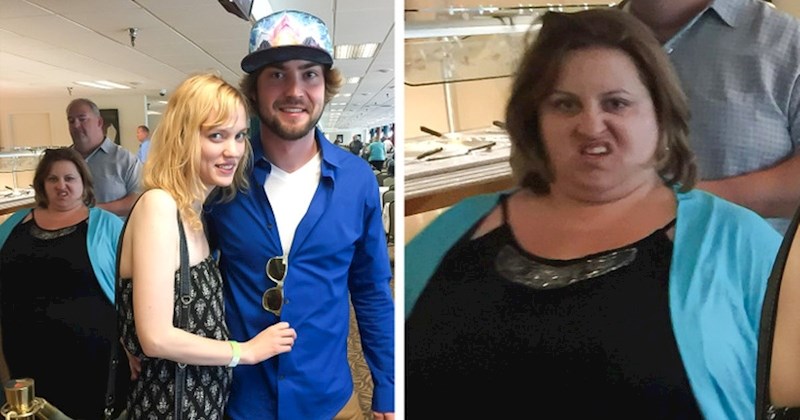 13 puta kada su ljudi upali u kadar dok se netko fotografirao pa su nastale ovi urnebesni prizori