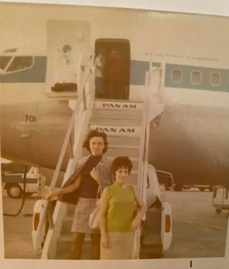 "Moja baka je odlučila putovati svijetom nešto kasnije u životu i nagovorila je svoju prijateljicu da joj se pridruži"