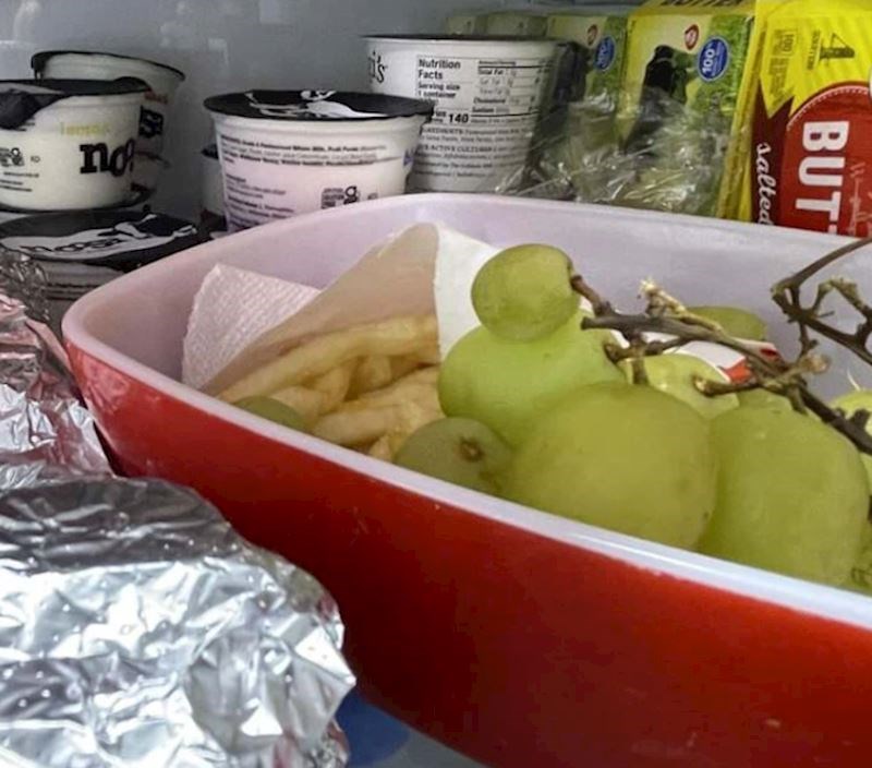 5. "Moj mlađi je sin je od starijeg sakrio krumpiriće u posudu s voćem. Zna da su tamo sigurni."