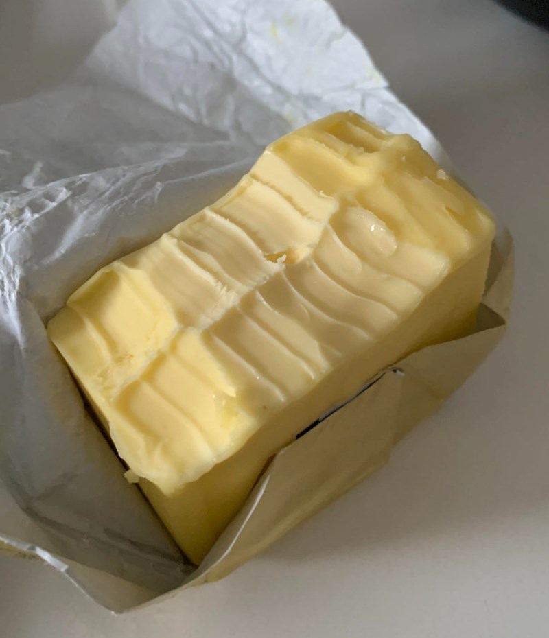 13. "Moja cimerica odgrize komad maslaca i onda ga baci na tavu ili lonac..."