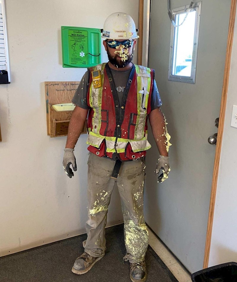 14. "Sve je zabavno dok ne moram pjenu skidati s kože..."