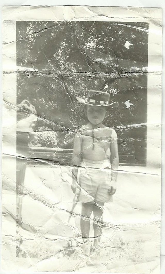 "Moja mama je imala tatinu staru fotku koju je htjela skenirati. Zaboravila ju je džepu te je oprala u perilici. Sad fotka izgleda puno starije nego što zapravo je."