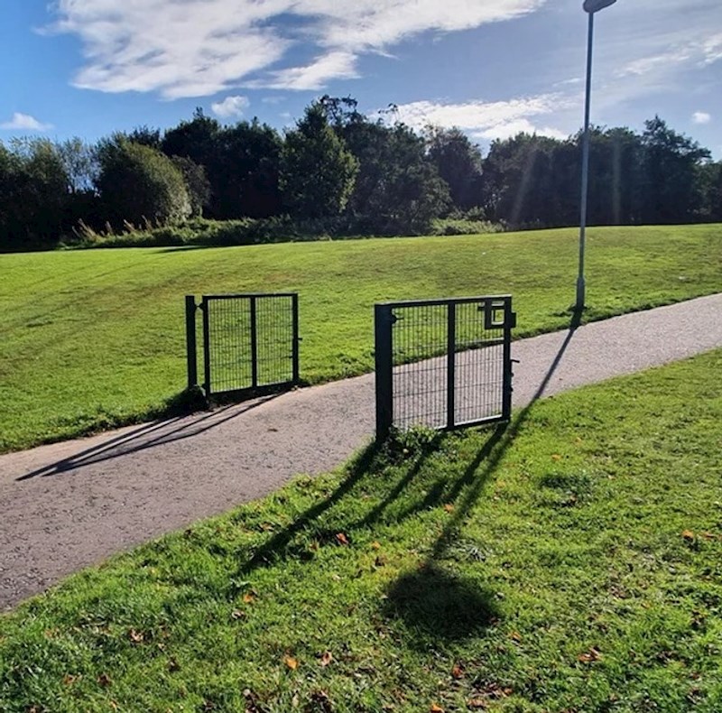 5. Nekako ne pronalazimo smisao ovih vratašca...