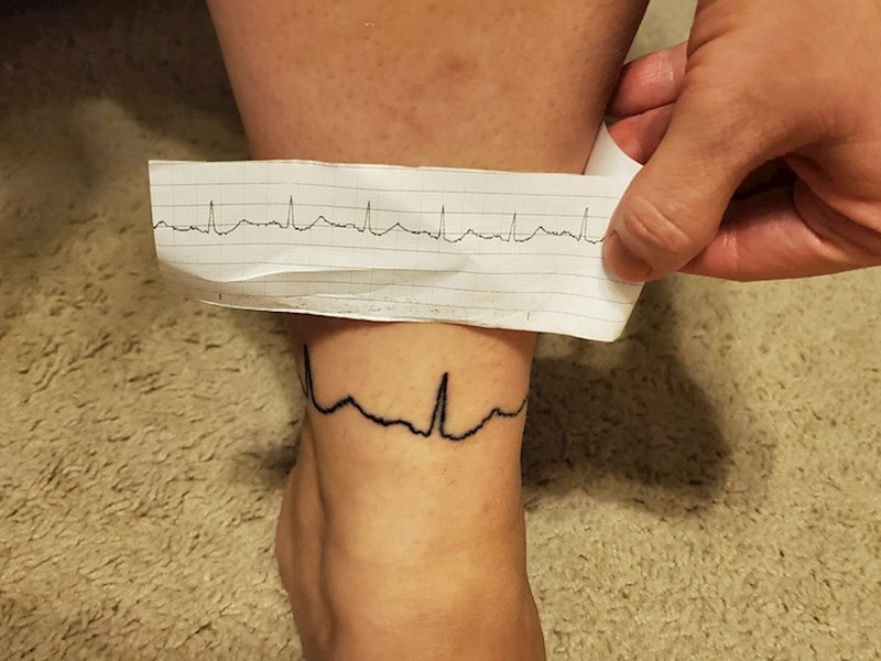 "Moja prva tetovaža! Ovo su bili posljednji otkucaji srca mog tate"