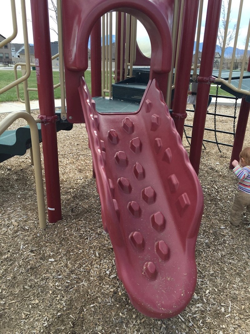 4. Nadamo se da nitko ne pokušava ovu spravu koristiti kao tobogan