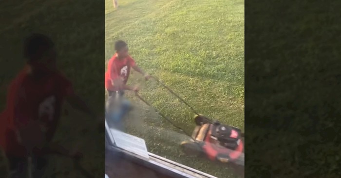 Video dječaka koji na genijalan način kosi travu obišao je Internet. Morate vidjeti čega se dosjetio