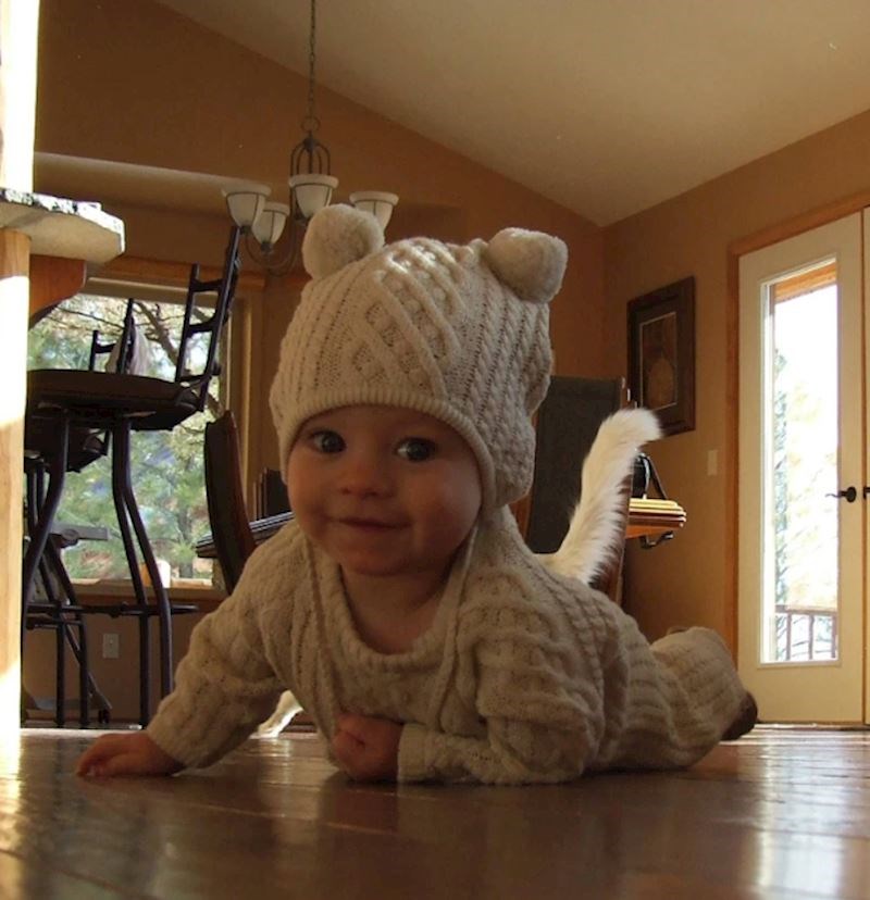 2. "Ne, ovo nije beba, to je maca."