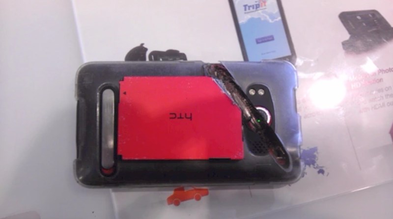 10. "Mobitel me spasio od pile."