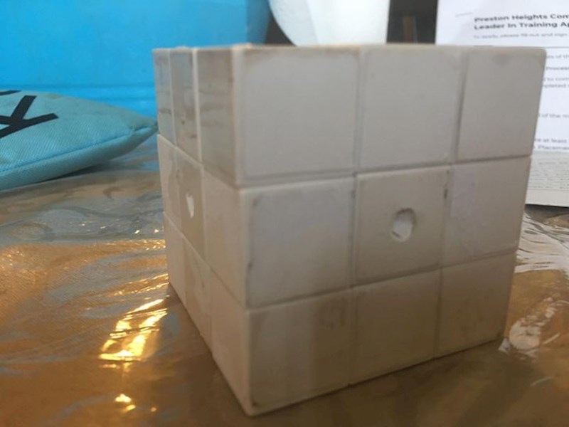 "Mojoj sestri nije išlo slaganje Rubikove kocke pa je skinula sve boje i rekla da je složila kocku..."