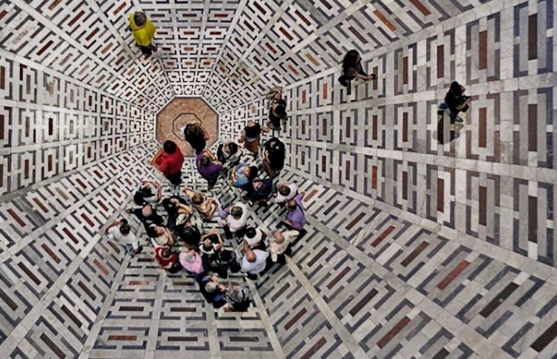 4. Izgledaju kao da su zarobljeni, a to je samo dizajn poda