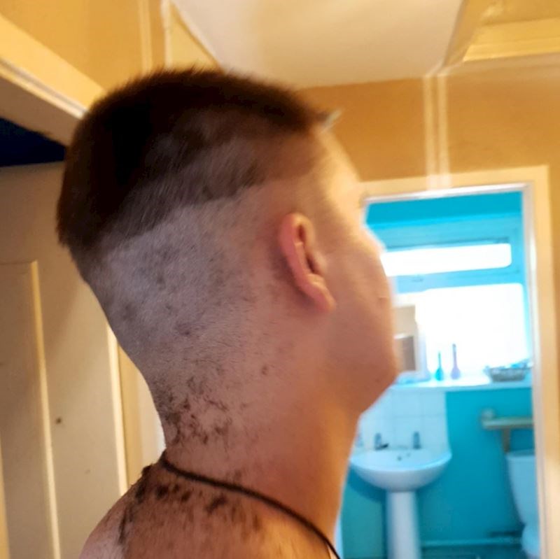 "Dao sam prijatelju da me ošiša i zažalio"