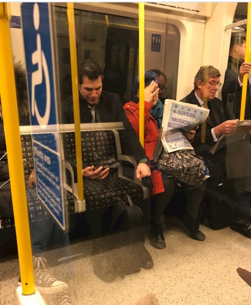 12. "Ovaj čovjek izgleda kao duh"