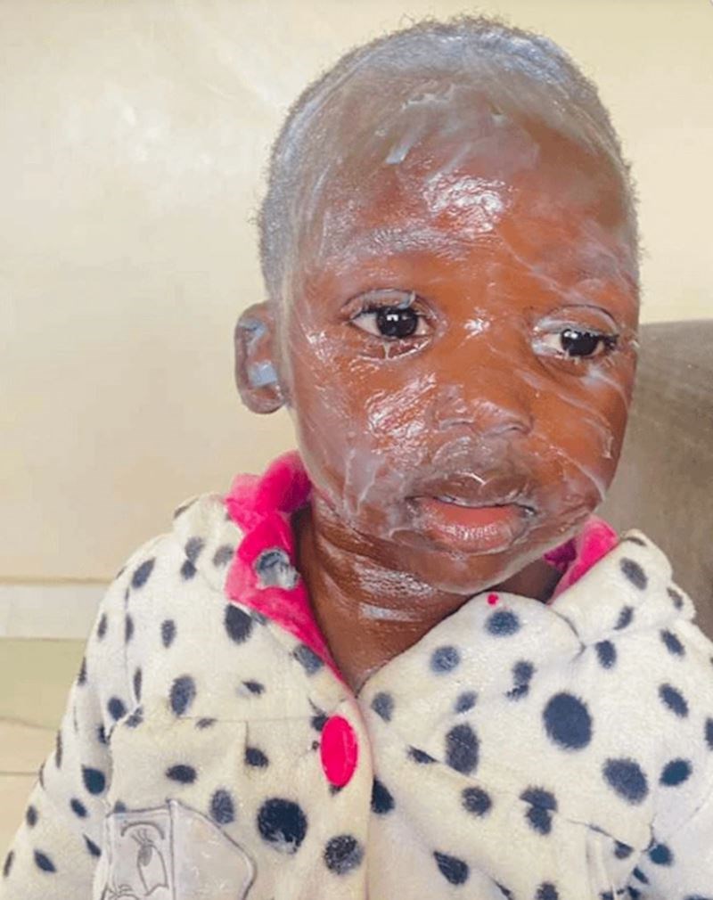 4. "Malo se namazala. Vjerojatno iduće tri godine neće morati taknuti losion."