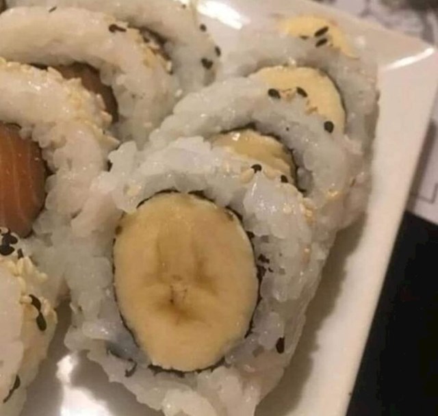 1. Sushi s bananom i lososom